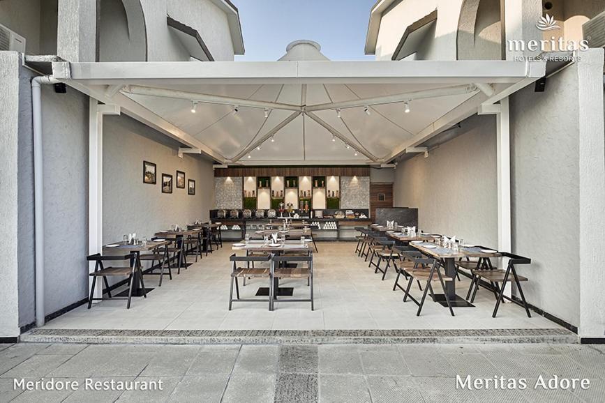 Meritas Adore Resort Lonavala Buitenkant foto