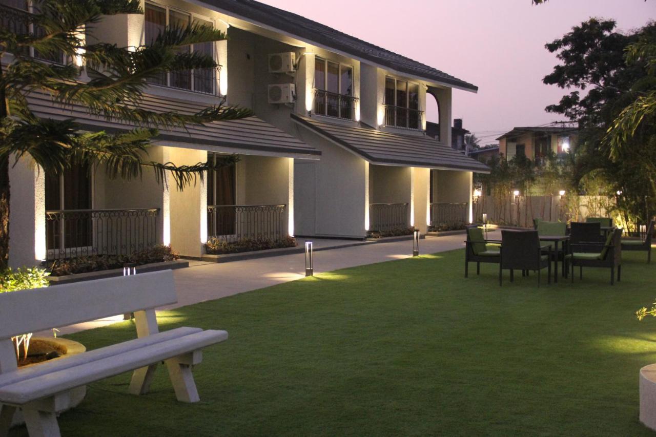 Meritas Adore Resort Lonavala Buitenkant foto